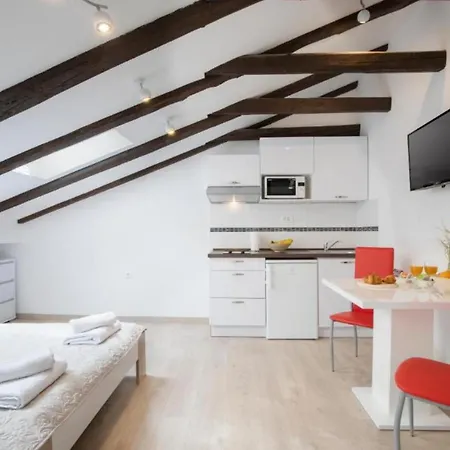 Central Apartments * Pula