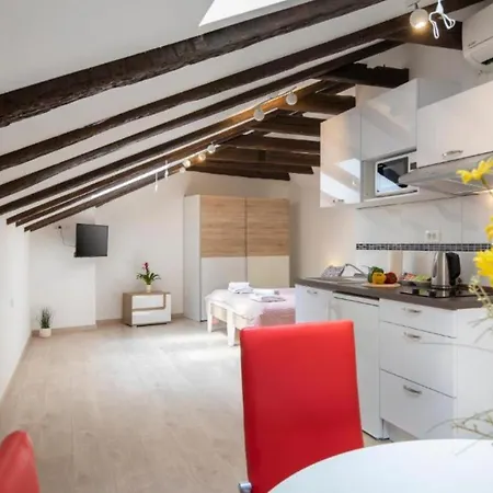 Central Apartments * Pula